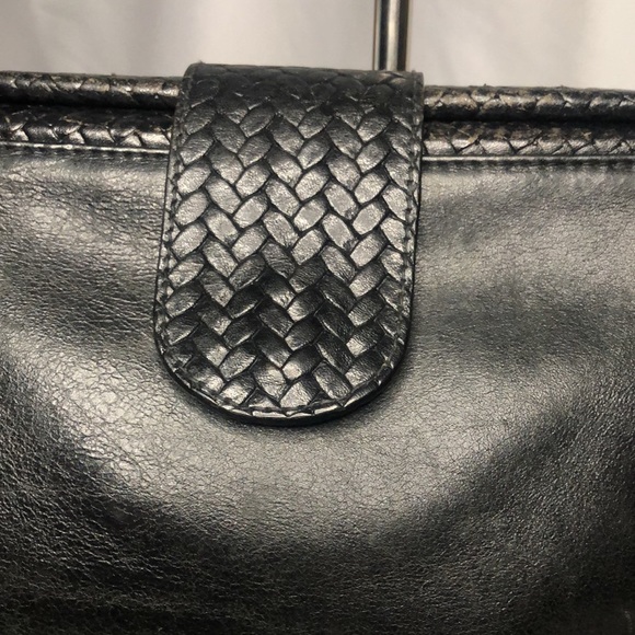 Black genuine leather vintage handbag. Leather weaved trim design. - Picture 3 of 13